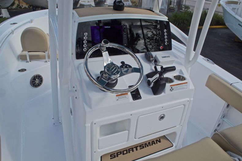 Thumbnail 30 for New 2017 Sportsman Open 212 Center Console boat for sale in Fort Lauderdale, FL