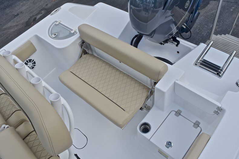 Thumbnail 12 for New 2018 Sportsman Open 212 Center Console boat for sale in West Palm Beach, FL