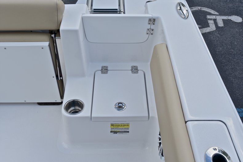 Thumbnail 15 for New 2018 Sportsman Open 212 Center Console boat for sale in West Palm Beach, FL