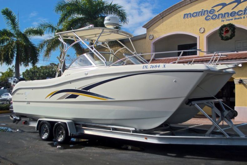 Thumbnail 1 for Used 2003 World Cat 250 DC Dual Console boat for sale in West Palm Beach, FL