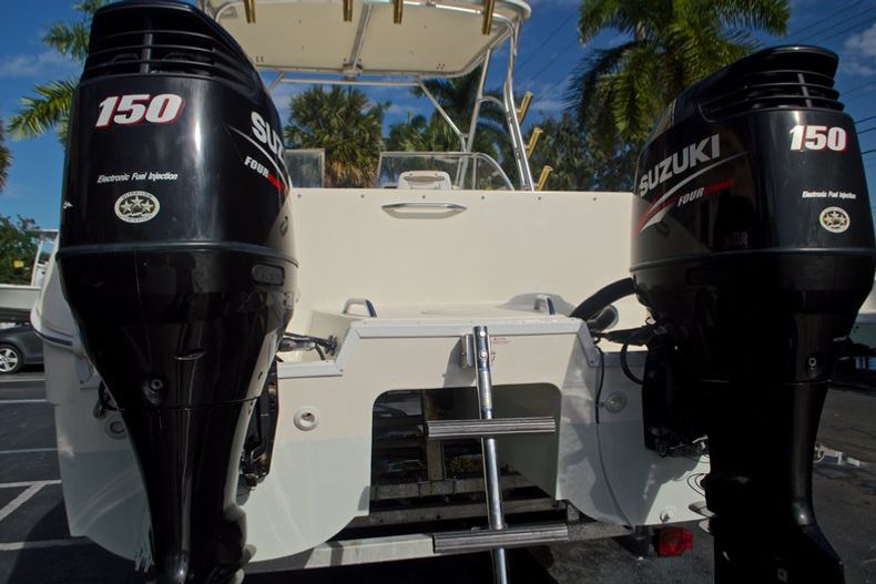 Thumbnail 8 for Used 2003 World Cat 250 DC Dual Console boat for sale in West Palm Beach, FL