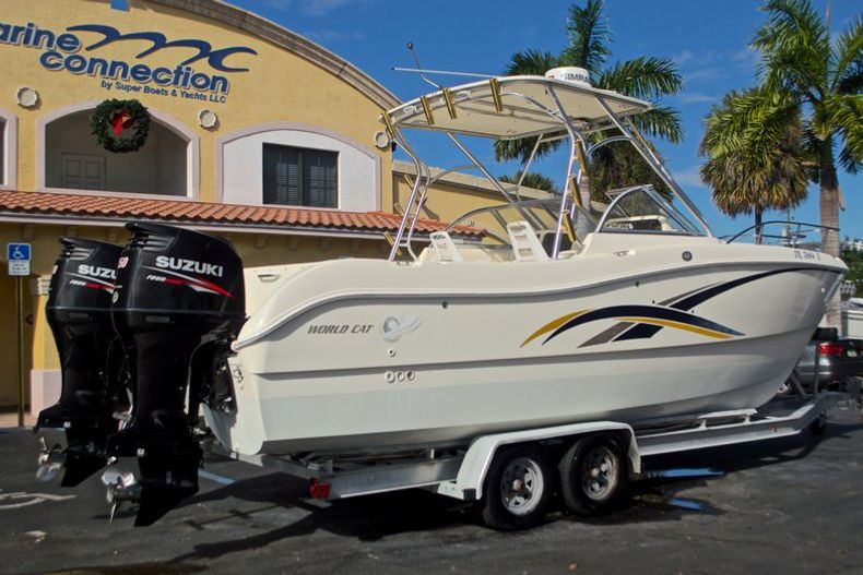Thumbnail 9 for Used 2003 World Cat 250 DC Dual Console boat for sale in West Palm Beach, FL