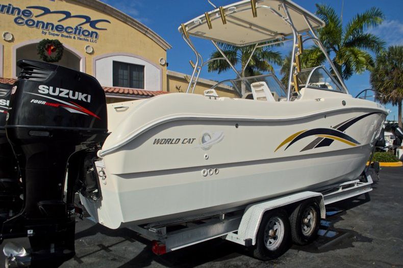 Thumbnail 10 for Used 2003 World Cat 250 DC Dual Console boat for sale in West Palm Beach, FL