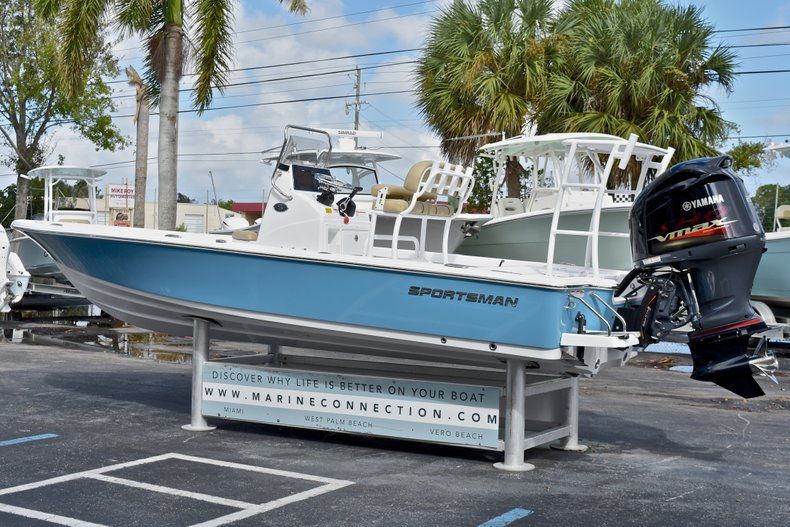 Thumbnail 5 for New 2018 Sportsman Tournament 214 Bay Boat boat for sale in West Palm Beach, FL