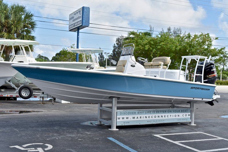 Thumbnail 3 for New 2018 Sportsman Tournament 214 Bay Boat boat for sale in West Palm Beach, FL