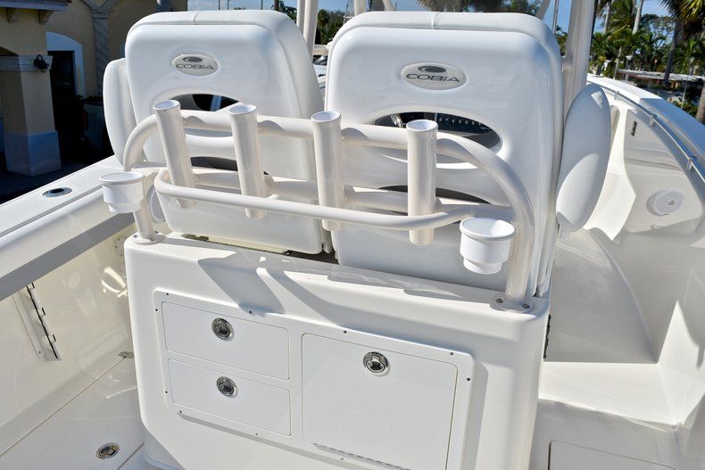 Thumbnail 21 for New 2018 Cobia 277 Center Console boat for sale in West Palm Beach, FL
