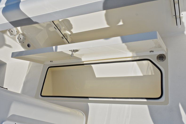 Thumbnail 20 for New 2018 Cobia 277 Center Console boat for sale in West Palm Beach, FL