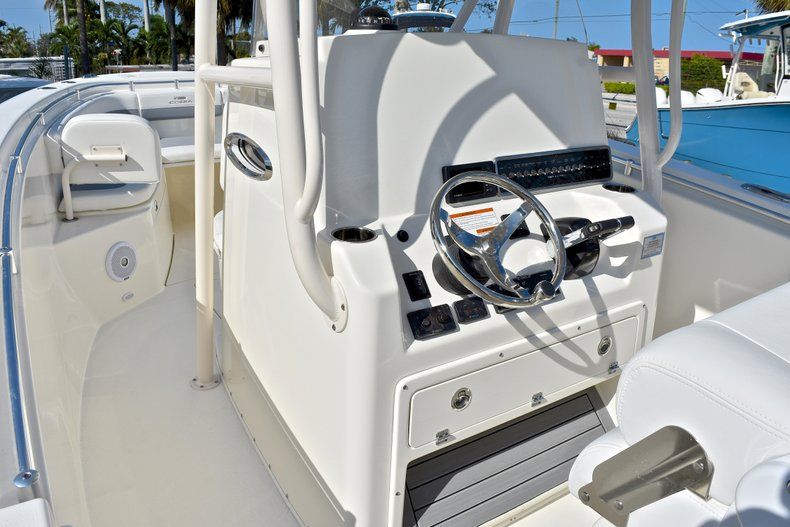 Thumbnail 32 for New 2018 Cobia 277 Center Console boat for sale in West Palm Beach, FL