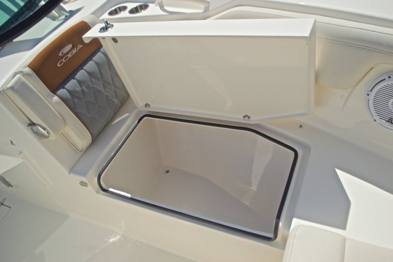 Thumbnail 90 for New 2017 Cobia 280 DC Dual Console boat for sale in West Palm Beach, FL