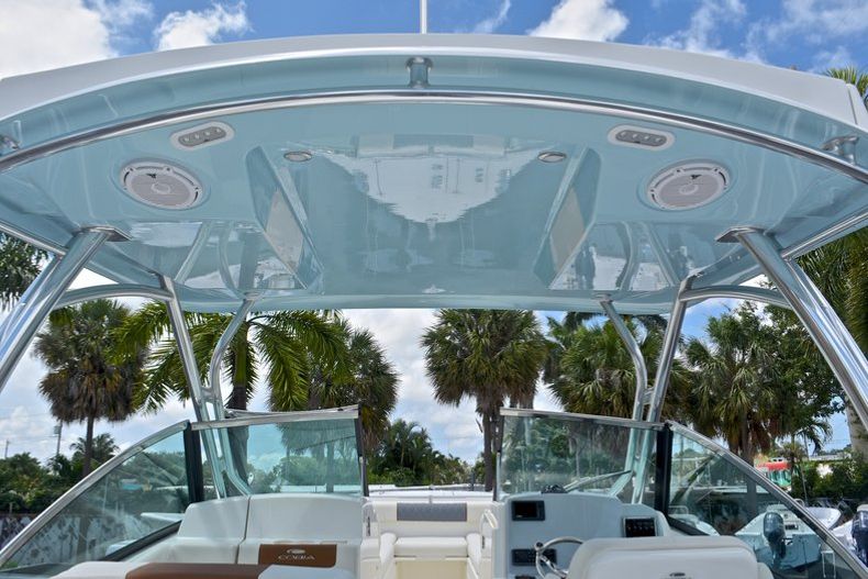Thumbnail 59 for New 2017 Cobia 280 DC Dual Console boat for sale in West Palm Beach, FL