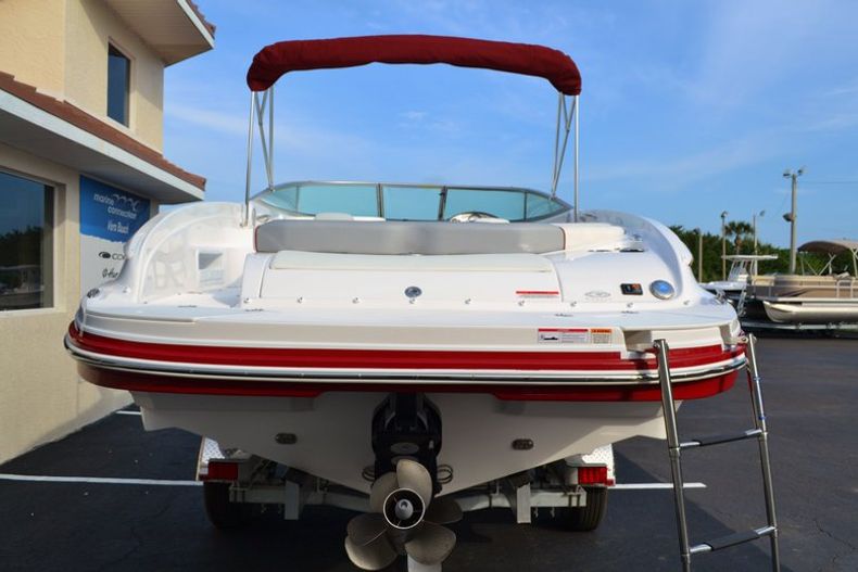 Thumbnail 5 for New 2014 Rinker Captiva 246 Bowrider boat for sale in Vero Beach, FL