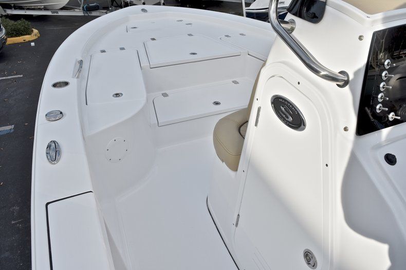 Thumbnail 31 for New 2018 Sportsman Masters 227 Bay Boat boat for sale in Vero Beach, FL