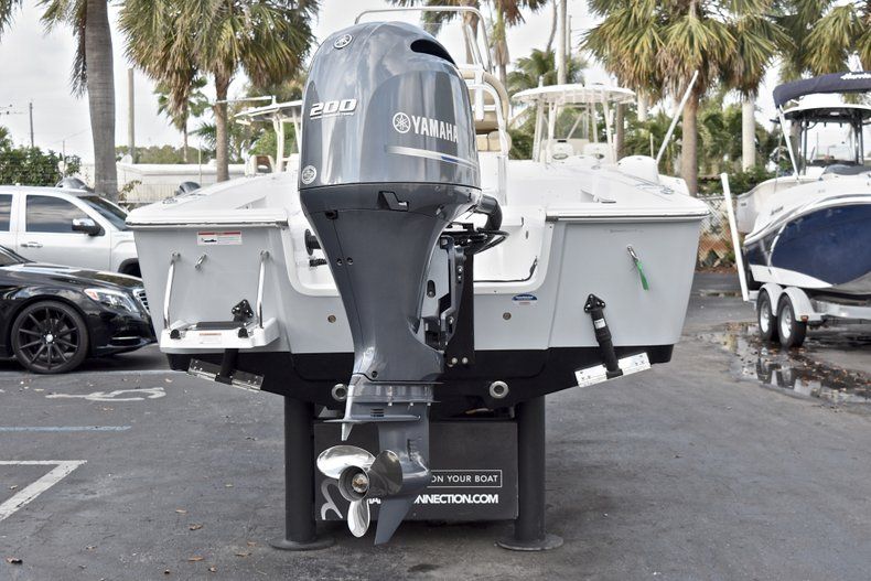 Thumbnail 6 for New 2018 Sportsman Masters 227 Bay Boat boat for sale in Vero Beach, FL