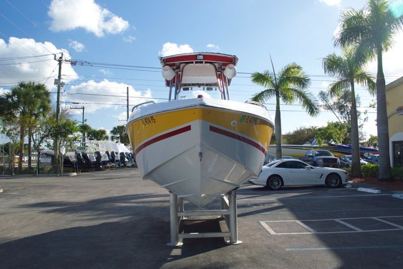 Thumbnail 2 for Used 2002 Baja 250 Islander Center Console boat for sale in West Palm Beach, FL
