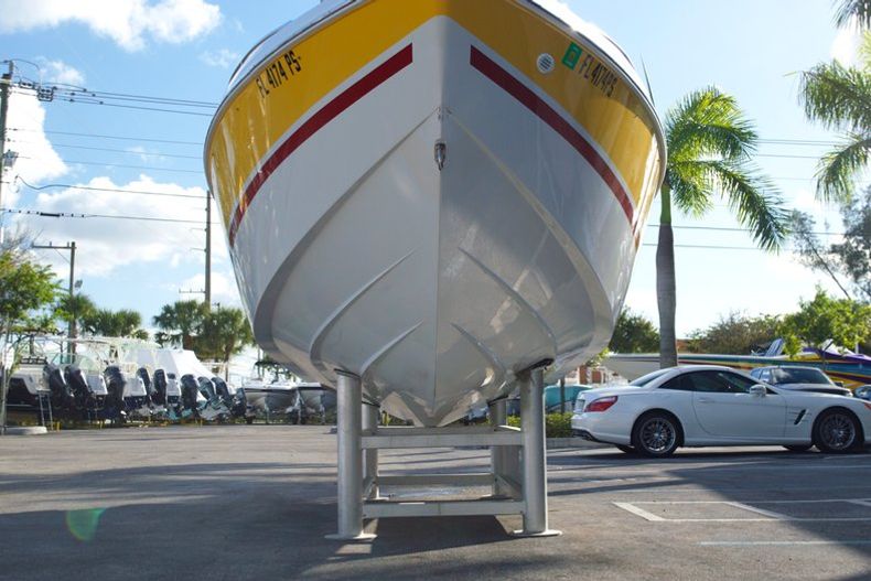 Thumbnail 3 for Used 2002 Baja 250 Islander Center Console boat for sale in West Palm Beach, FL