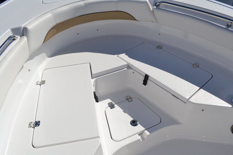 Thumbnail 18 for New 2015 Sportsman Heritage 211 Center Console boat for sale in West Palm Beach, FL