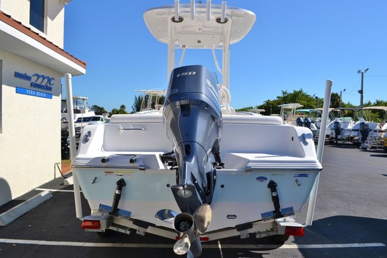 Thumbnail 5 for New 2015 Sportsman Heritage 211 Center Console boat for sale in West Palm Beach, FL