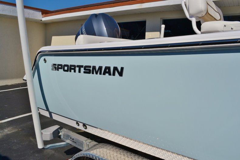 Thumbnail 10 for New 2015 Sportsman Heritage 211 Center Console boat for sale in West Palm Beach, FL