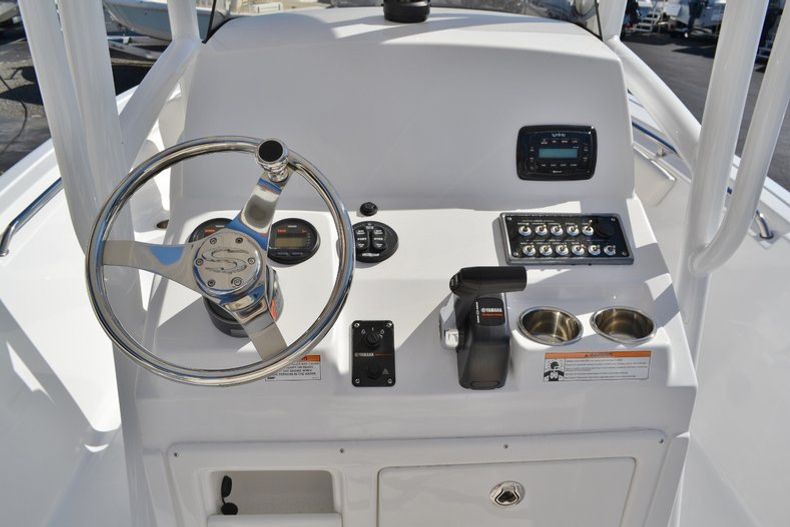 Thumbnail 14 for New 2015 Sportsman Heritage 211 Center Console boat for sale in West Palm Beach, FL