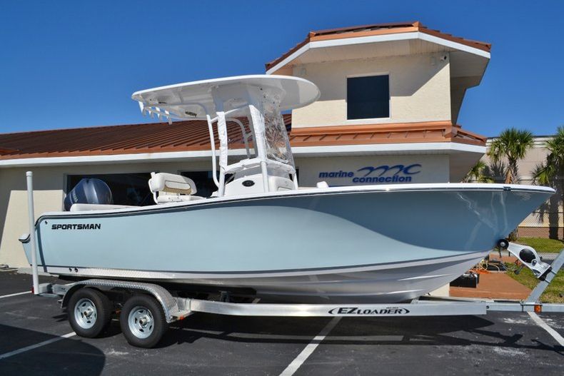 Thumbnail 30 for New 2015 Sportsman Heritage 211 Center Console boat for sale in West Palm Beach, FL