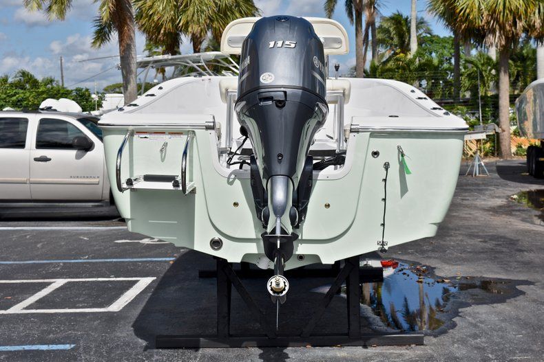 Thumbnail 6 for New 2018 Sportsman 19 Island Reef boat for sale in Miami, FL