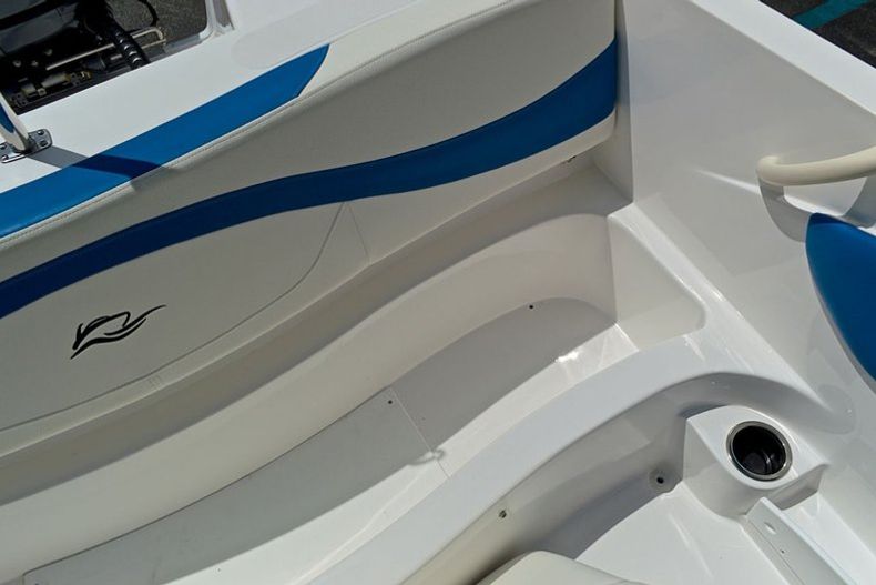 Thumbnail 29 for New 2014 Rinker Captiva 186 OB Bowrider boat for sale in Vero Beach, FL