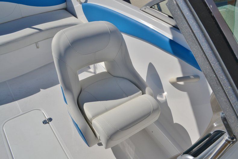 Thumbnail 24 for New 2014 Rinker Captiva 186 OB Bowrider boat for sale in Vero Beach, FL