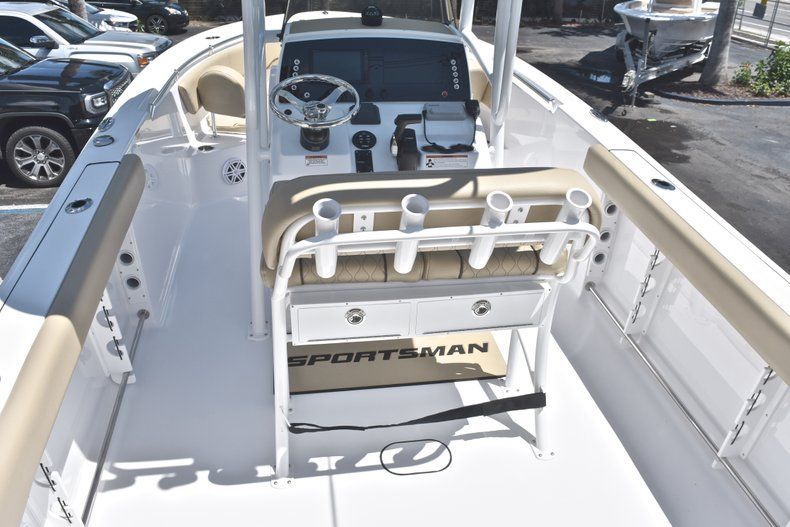 Thumbnail 10 for New 2019 Sportsman Heritage 231 Center Console boat for sale in West Palm Beach, FL