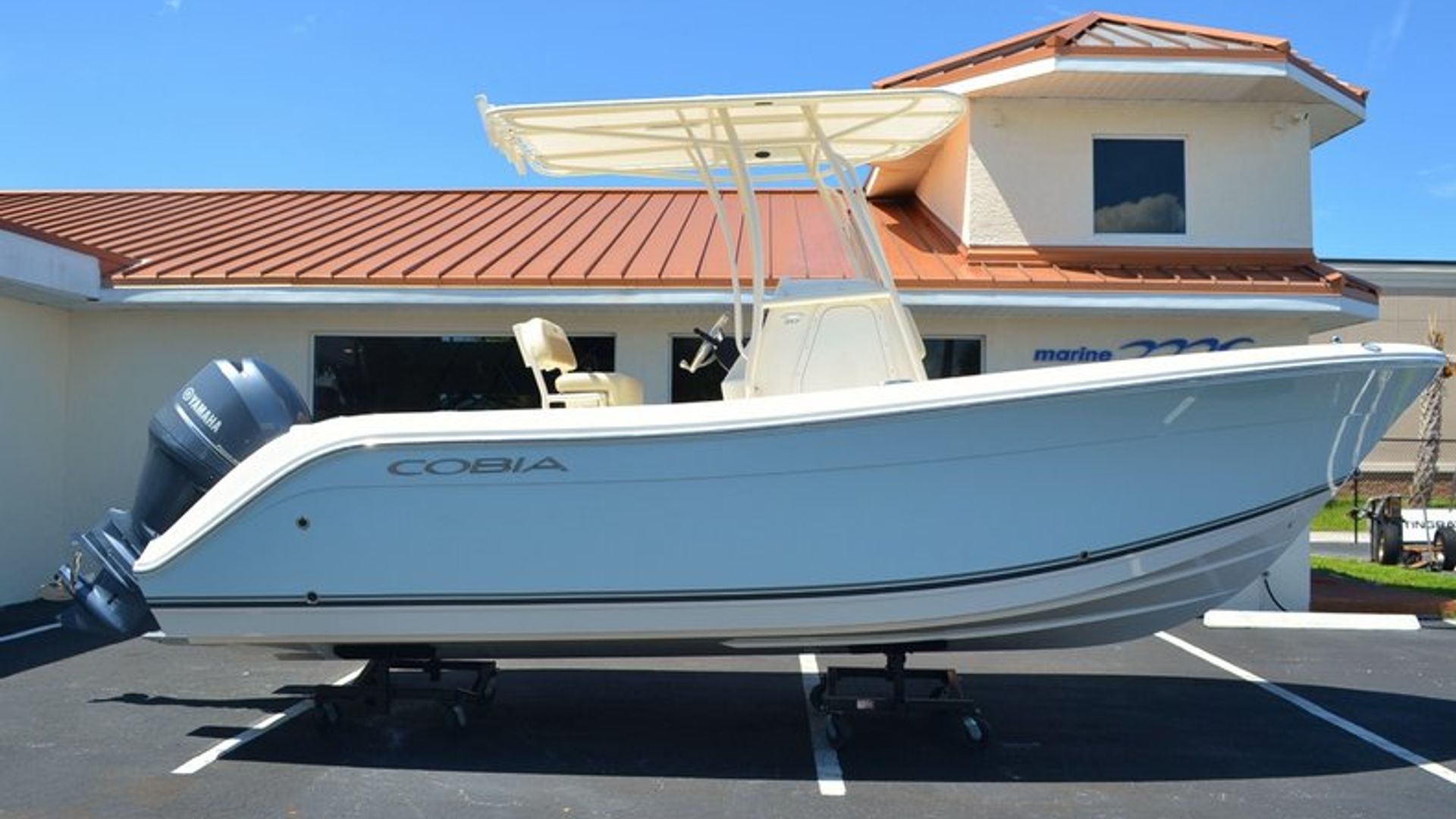 New 2015 Cobia 217 Center Console #R004 image 1