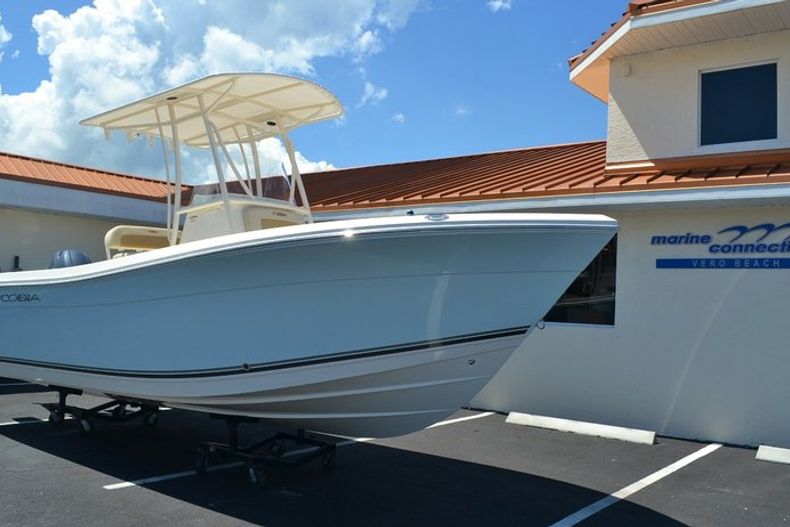 Thumbnail 1 for New 2015 Cobia 217 Center Console boat for sale in Vero Beach, FL