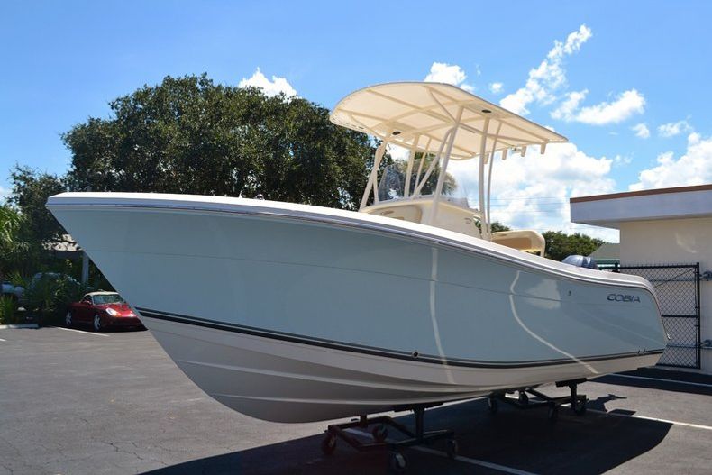 Thumbnail 3 for New 2015 Cobia 217 Center Console boat for sale in Vero Beach, FL