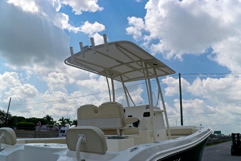 Thumbnail 16 for New 2015 Cobia 217 Center Console boat for sale in Miami, FL