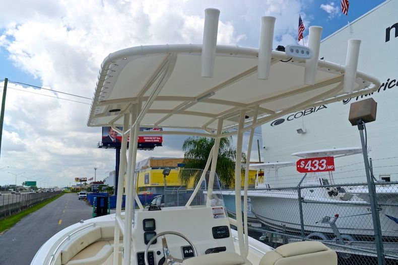 Thumbnail 19 for New 2015 Cobia 217 Center Console boat for sale in Miami, FL