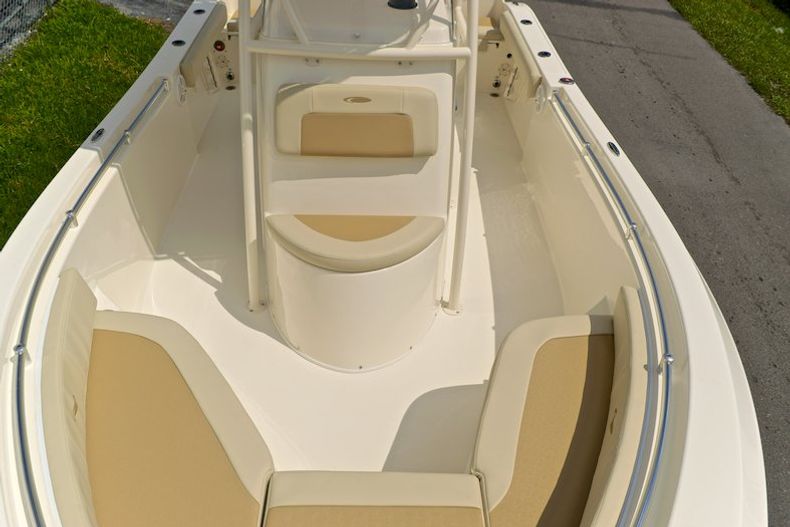 Thumbnail 41 for New 2015 Cobia 217 Center Console boat for sale in Miami, FL