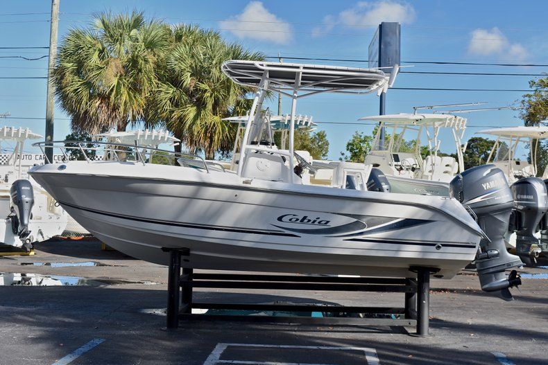 Thumbnail 4 for Used 2004 Cobia 194 Center Console boat for sale in West Palm Beach, FL
