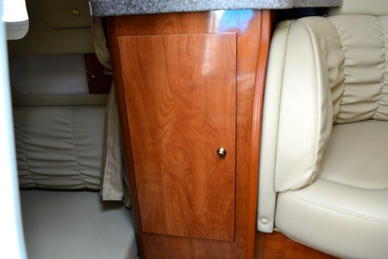 Thumbnail 139 for Used 2004 Rinker 312 Fiesta Vee boat for sale in West Palm Beach, FL