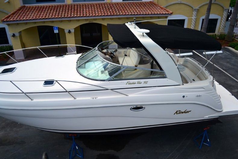 Thumbnail 146 for Used 2004 Rinker 312 Fiesta Vee boat for sale in West Palm Beach, FL