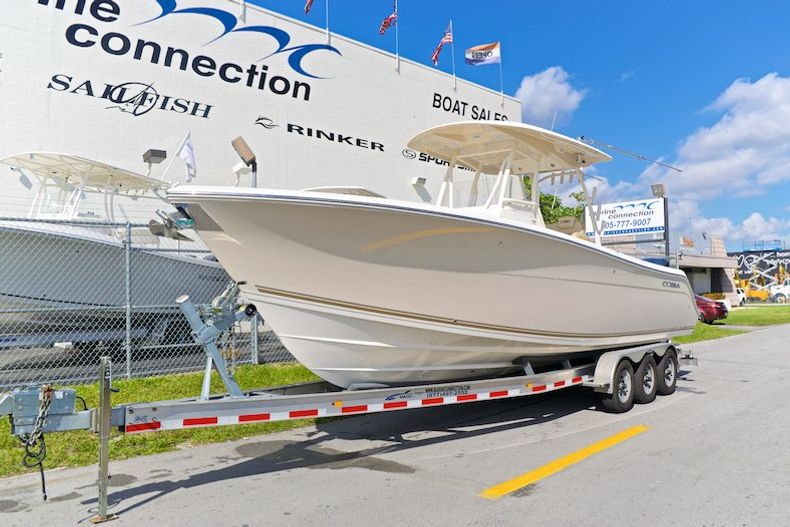 Thumbnail 3 for New 2015 Cobia 296 Center Console boat for sale in Vero Beach, FL