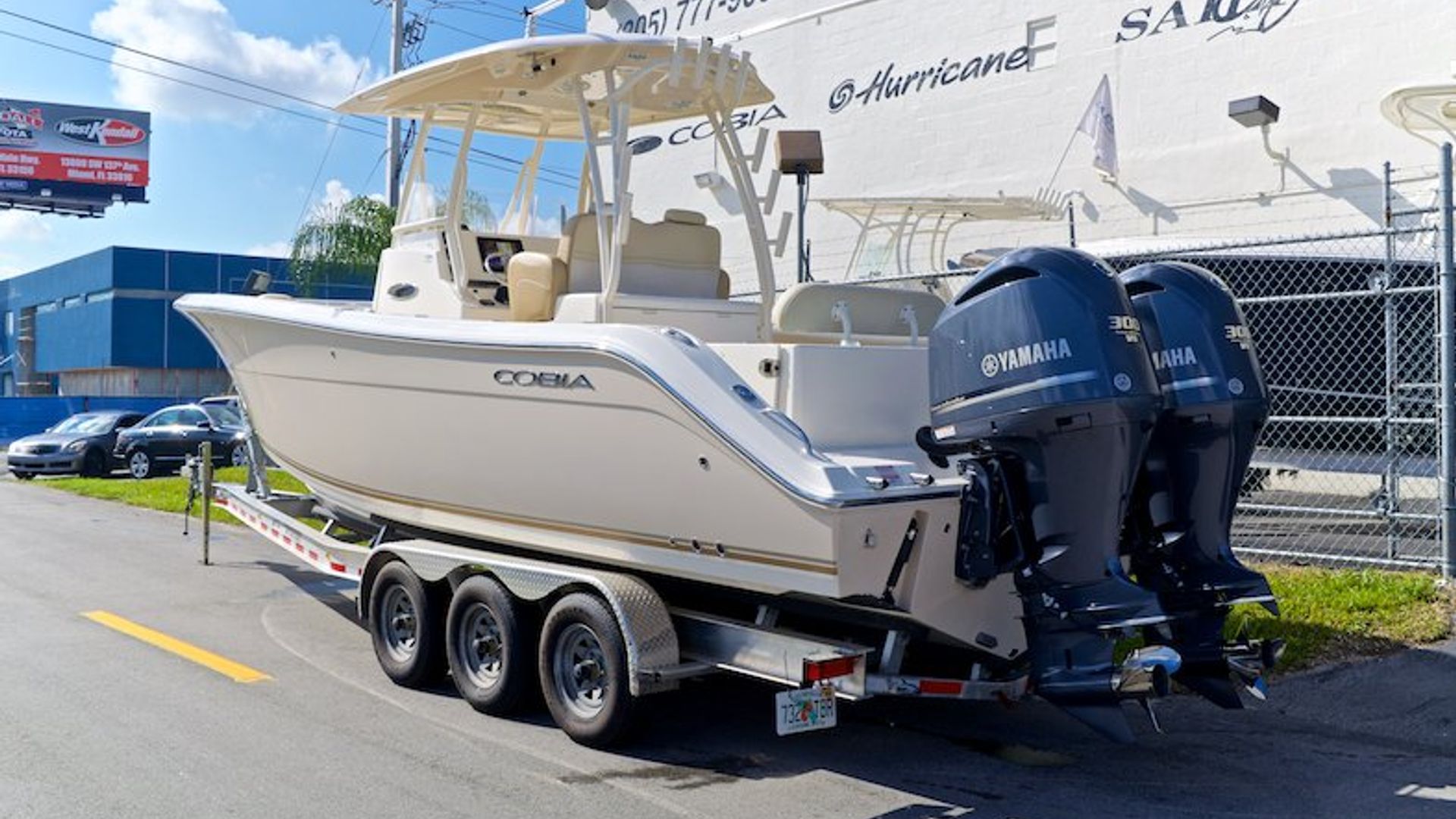 New 2015 Cobia 296 Center Console #N003 image 2