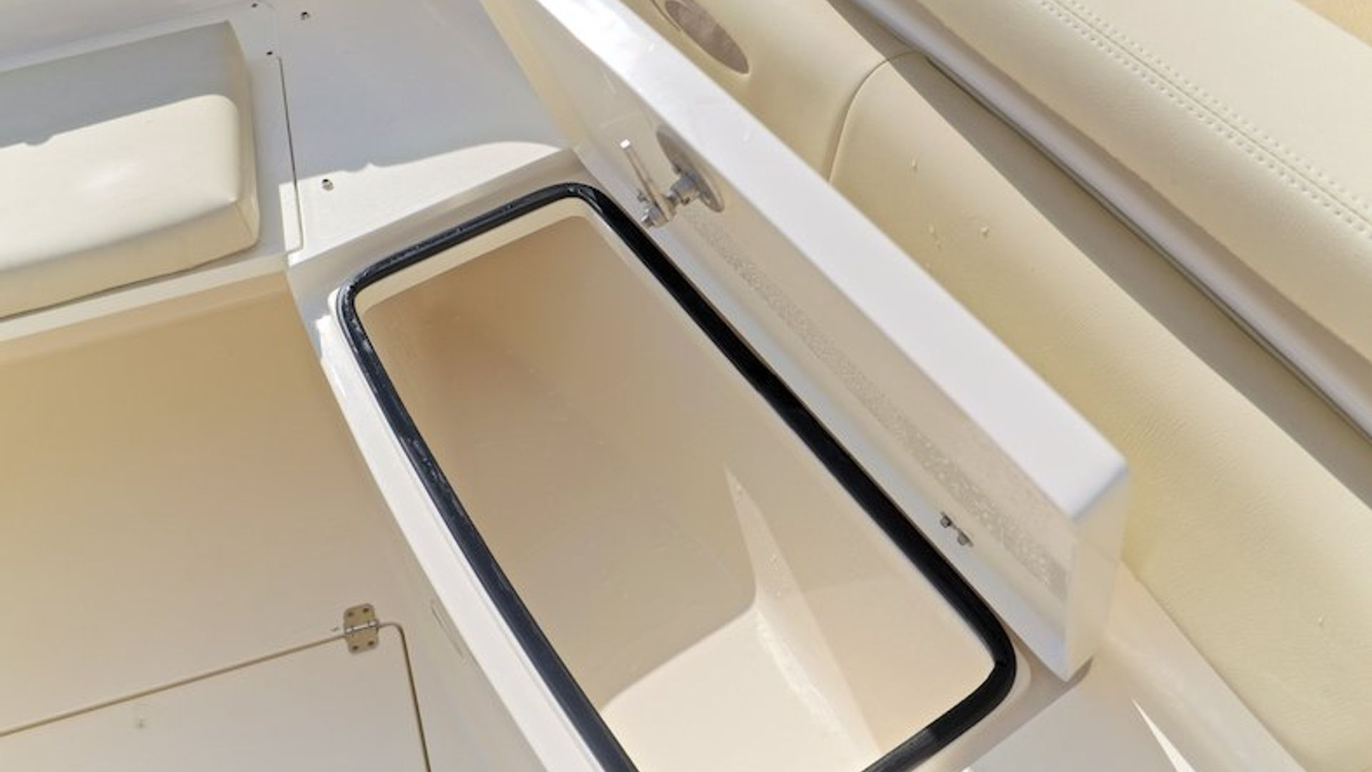 New 2015 Cobia 296 Center Console #N003 image 94