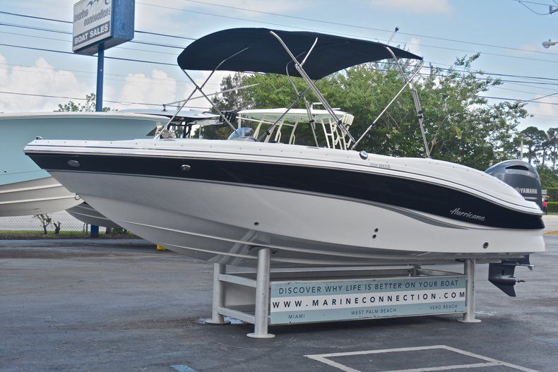 Thumbnail 4 for New 2017 Hurricane 203 SunDeck Sport OB boat for sale in West Palm Beach, FL