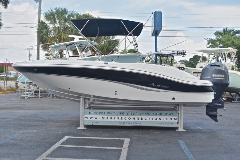 Thumbnail 5 for New 2017 Hurricane 203 SunDeck Sport OB boat for sale in West Palm Beach, FL