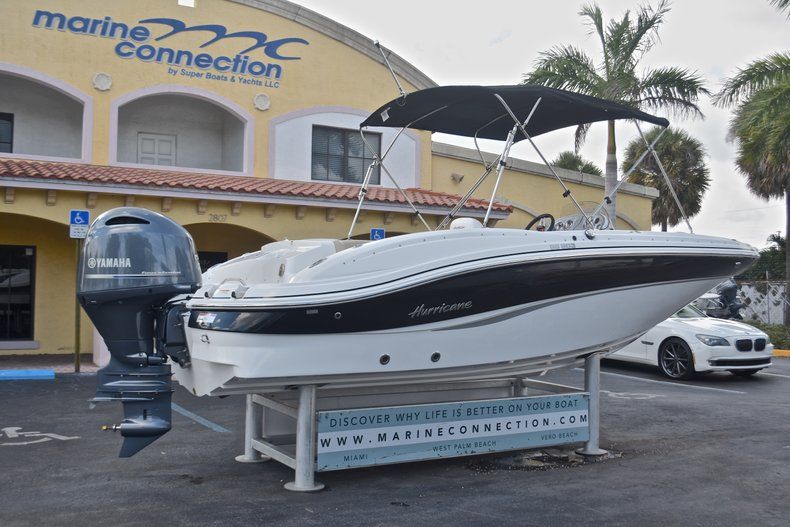 Thumbnail 9 for New 2017 Hurricane 203 SunDeck Sport OB boat for sale in West Palm Beach, FL