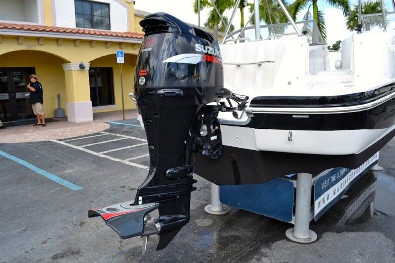 Thumbnail 14 for Used 2004 Starcraft Stardeck 2210 Aurora boat for sale in West Palm Beach, FL