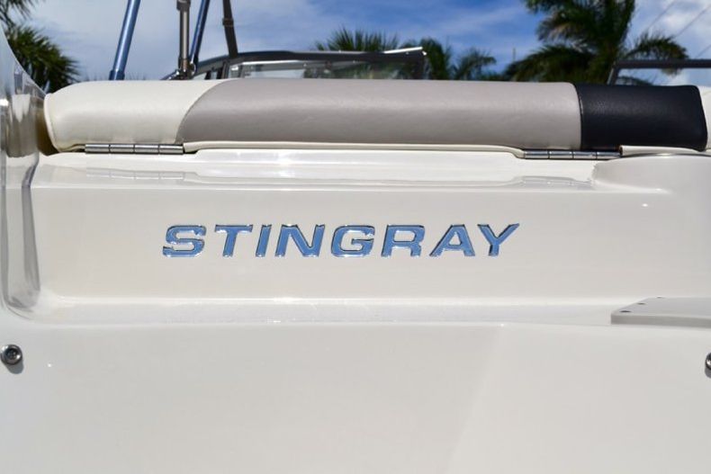 Thumbnail 27 for New 2013 Stingray 234 LR Outboard Bowrider boat for sale in West Palm Beach, FL