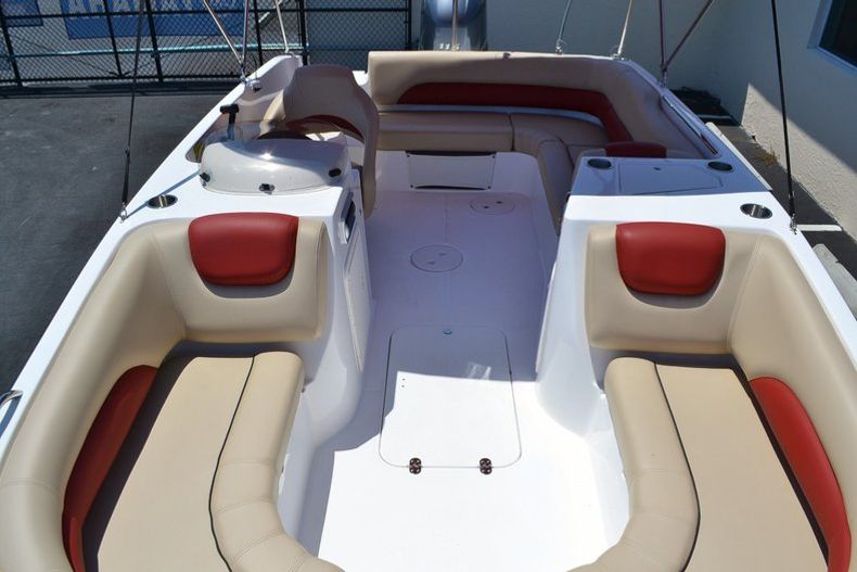 Thumbnail 15 for New 2014 Hurricane SunDeck Sport SS 188 OB boat for sale in West Palm Beach, FL