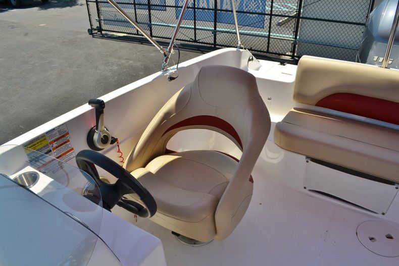 Thumbnail 19 for New 2014 Hurricane SunDeck Sport SS 188 OB boat for sale in West Palm Beach, FL