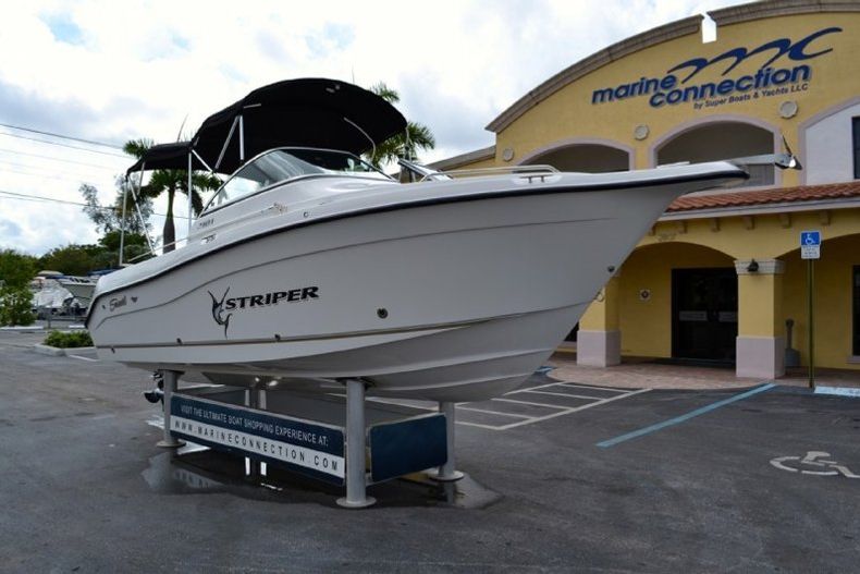Thumbnail 1 for Used 2005 Seaswirl 2101 Dual Console OB boat for sale in West Palm Beach, FL