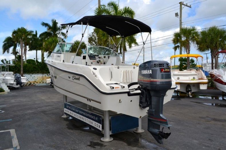 Thumbnail 9 for Used 2005 Seaswirl 2101 Dual Console OB boat for sale in West Palm Beach, FL