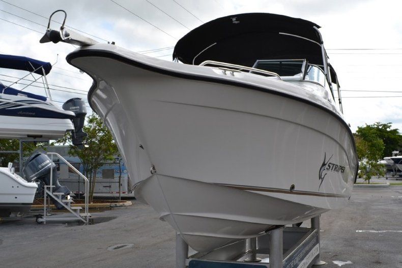 Thumbnail 6 for Used 2005 Seaswirl 2101 Dual Console OB boat for sale in West Palm Beach, FL